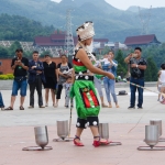 Joueurs de toupie sur plateau à Shuicheng